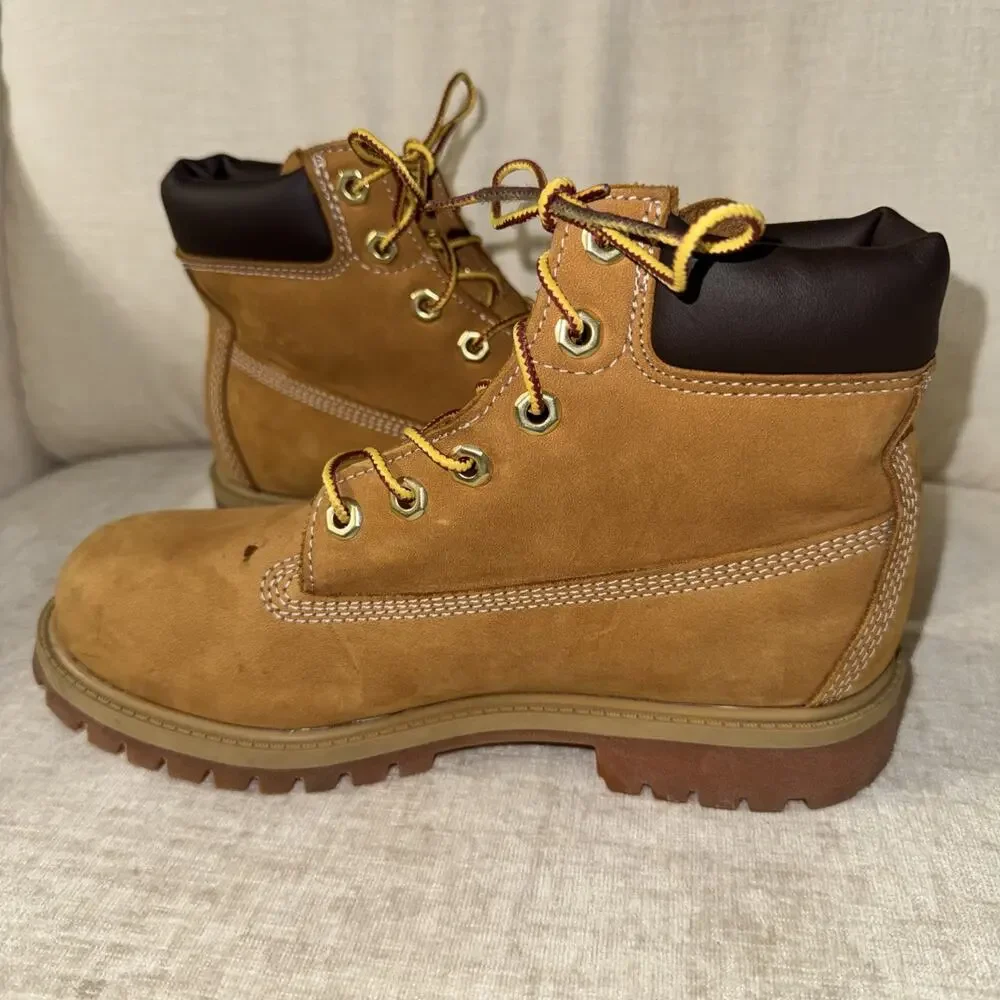 Timberland Junior Classic 6-Inch Waterproof Boot Size 5.5 Work Boots Great Used